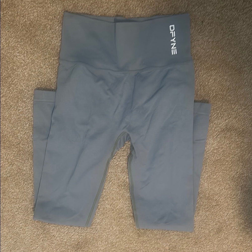 DFYNE pistachio dynamic leggings